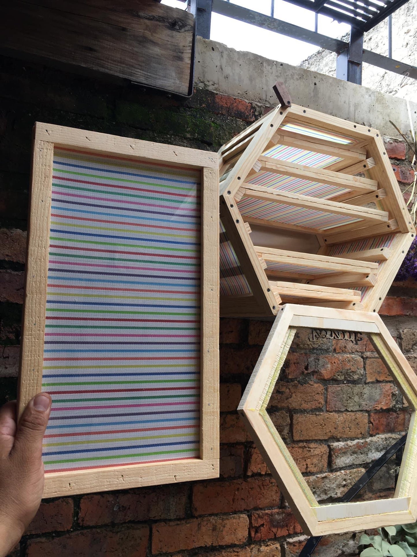 deshidrátalo en madera y vidrio con tzenzontle